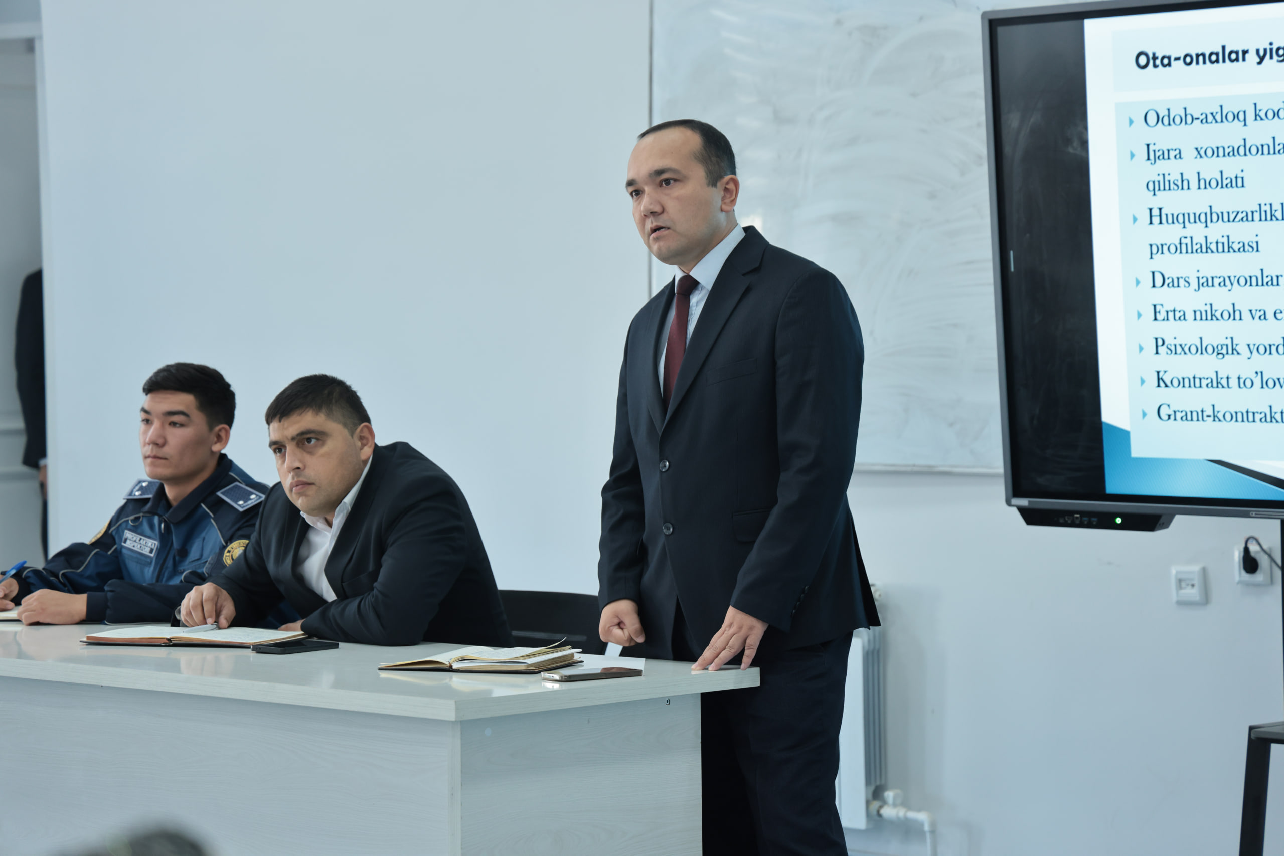 Namangan davlat universiteti Tabiiy fanlar fakultetida yuqori bosqich talabalarining ota-onalari ishtirokida uchrashuv tashkil etildi. 2