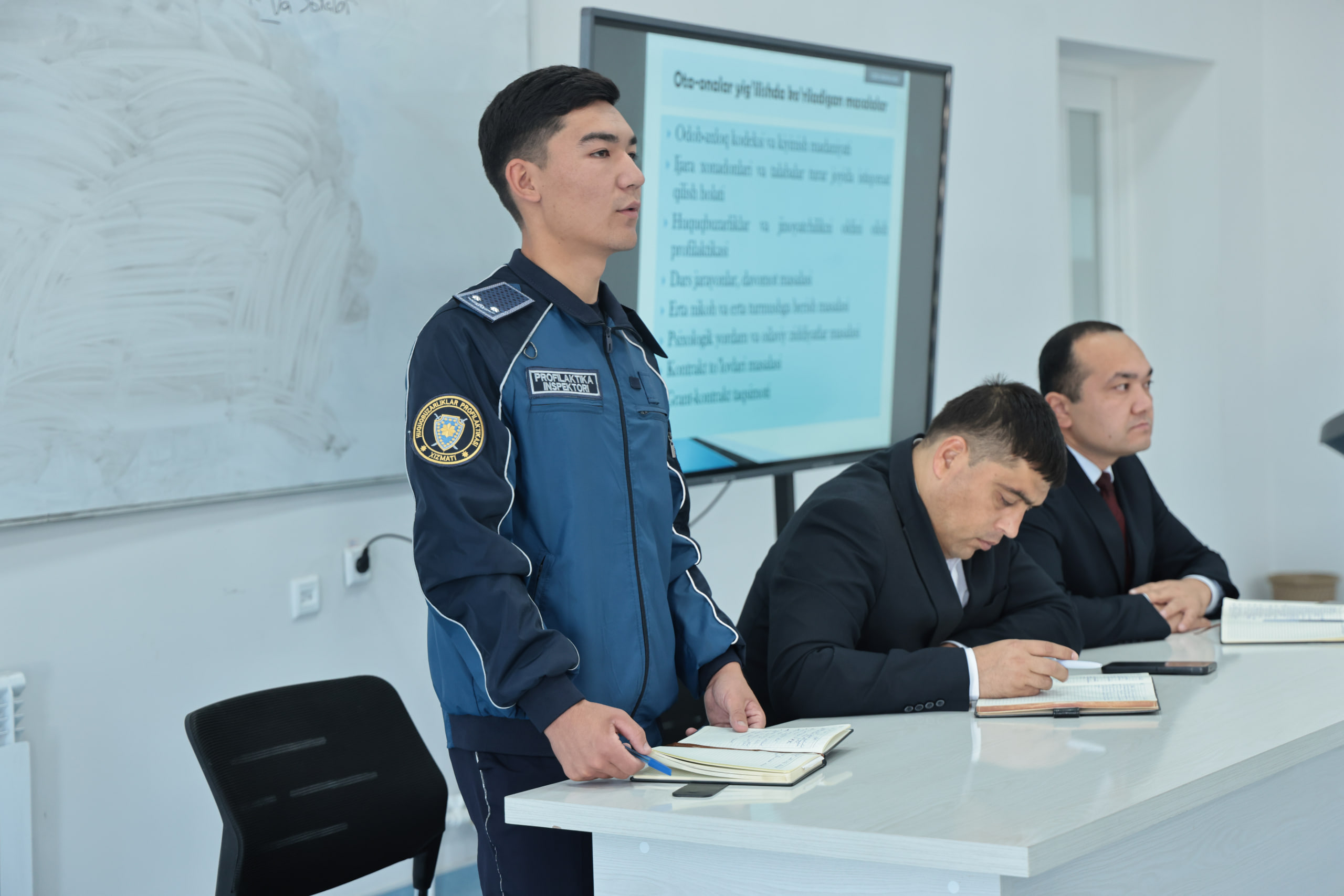 Namangan davlat universiteti Tabiiy fanlar fakultetida yuqori bosqich talabalarining ota-onalari ishtirokida uchrashuv tashkil etildi. 7