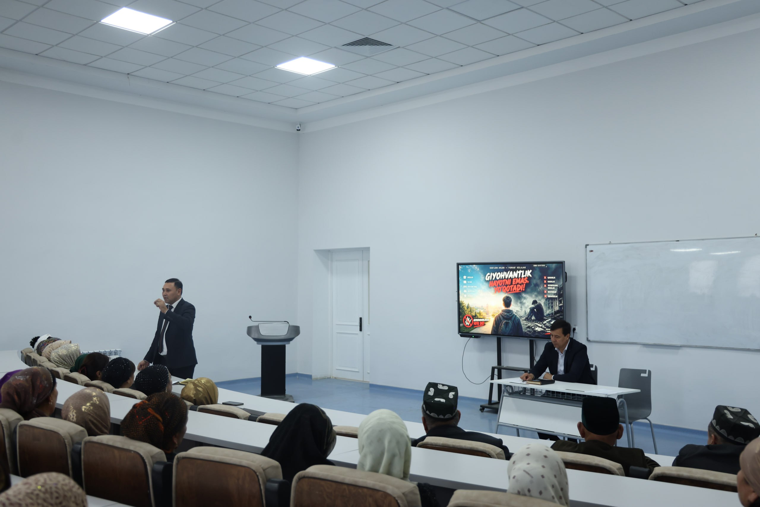 Namangan davlat universiteti Fizika-matematika fakultetida yuqori bosqich talabalarining ota-onalari ishtirokida uchrashuv tashkil etildi. 5