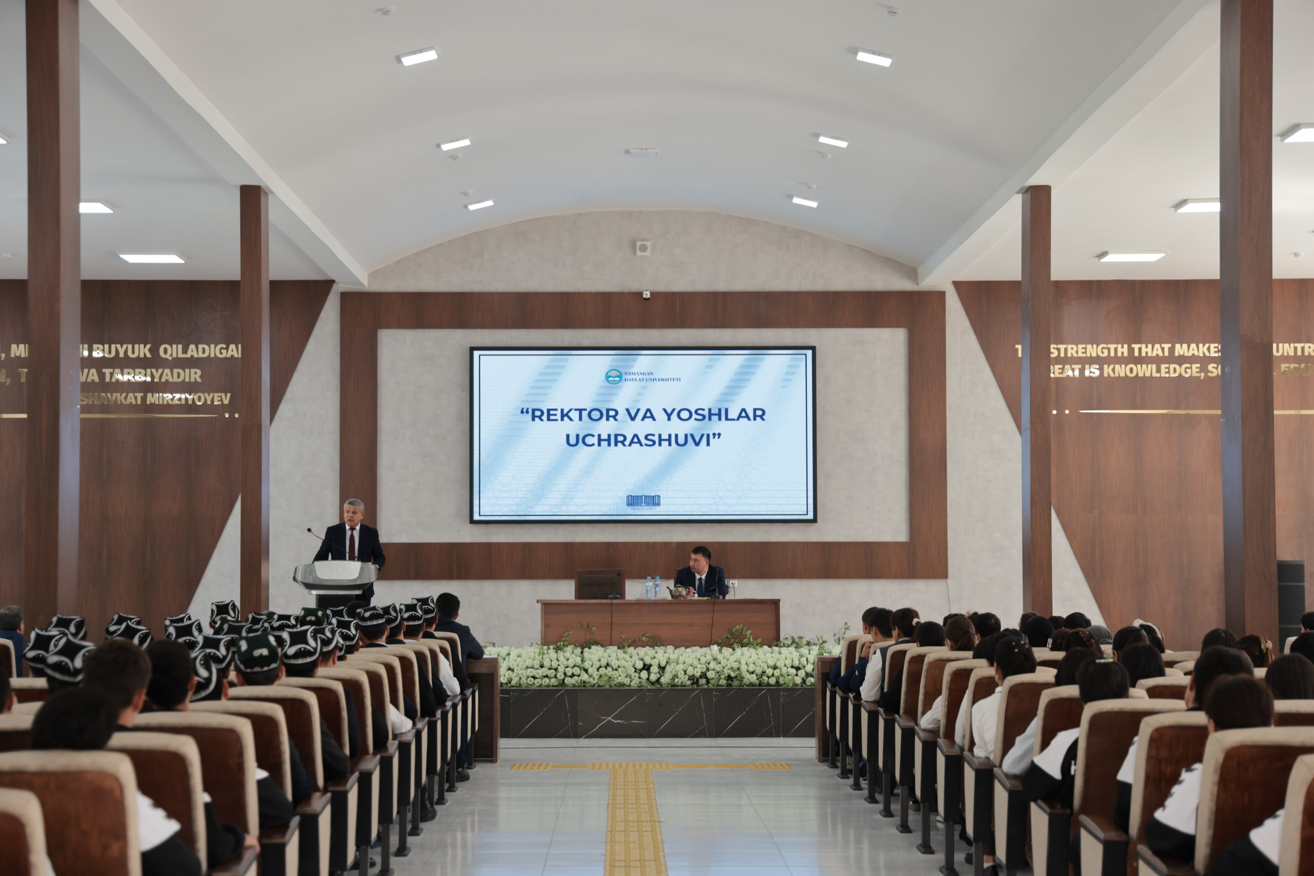 “Rektor va yoshlar uchrashuvi”: universitet rektori Abdug‘affor Qirg‘izboyev San’at va sport fakulteti talabalari bilan uchrashuv o‘tkazdi. 6