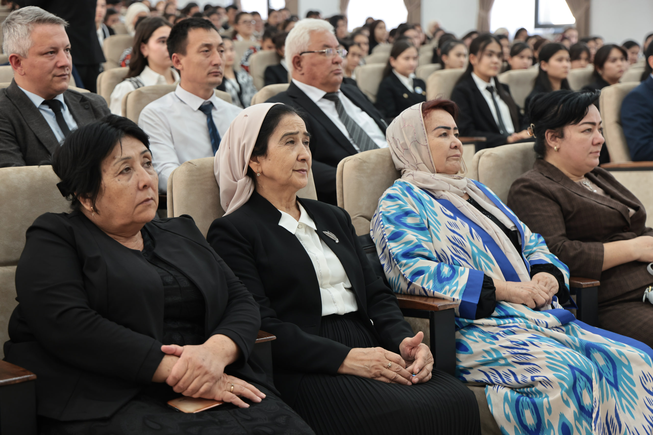 “Özbek tili bayrami kuni” munosabati bilan tantanali bayram tadbiri bölib ötdi 6