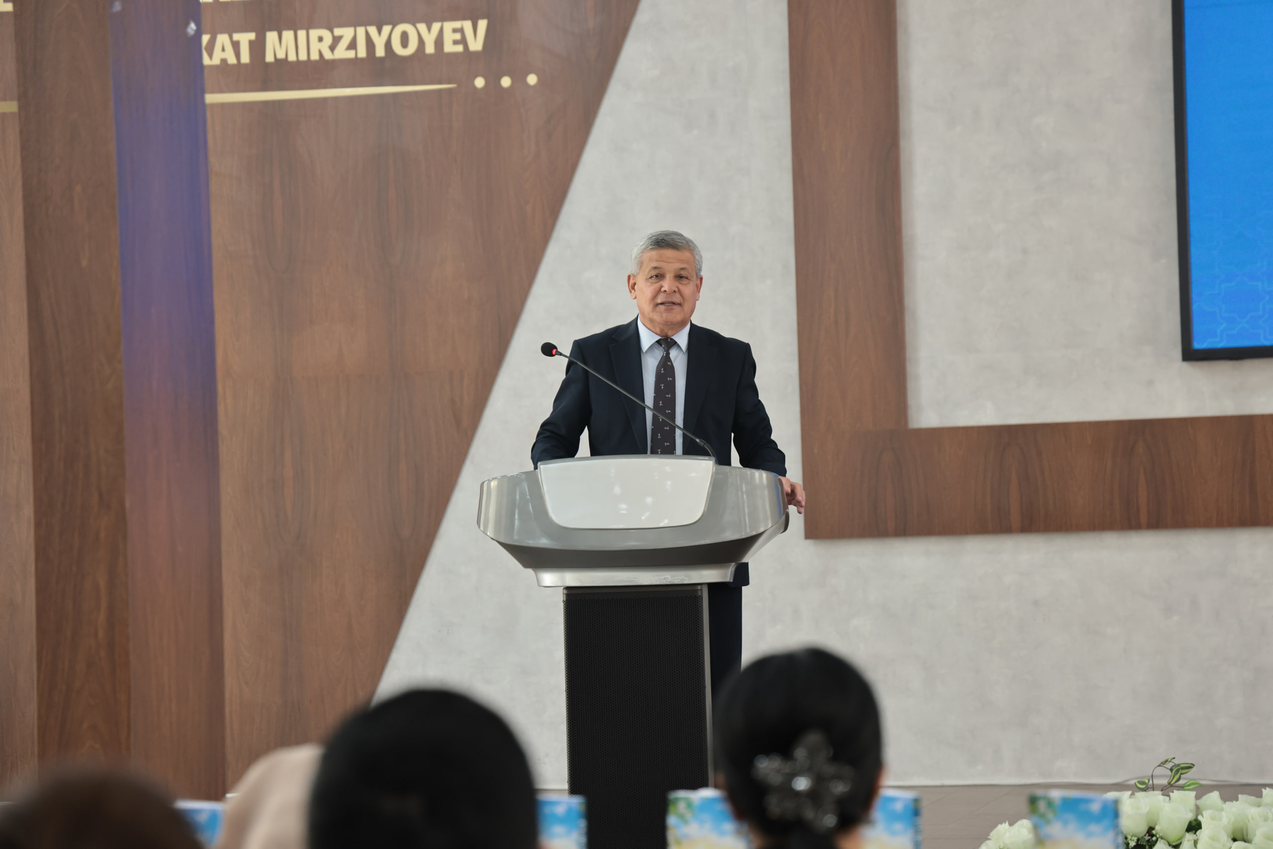 “Rektor va yoşlar uçraşuvi”: universitet rektori Abduğaffor Qirğizboyev Filologiya fakulteti talabalari bilan uçraşuv ötkazdi. 3