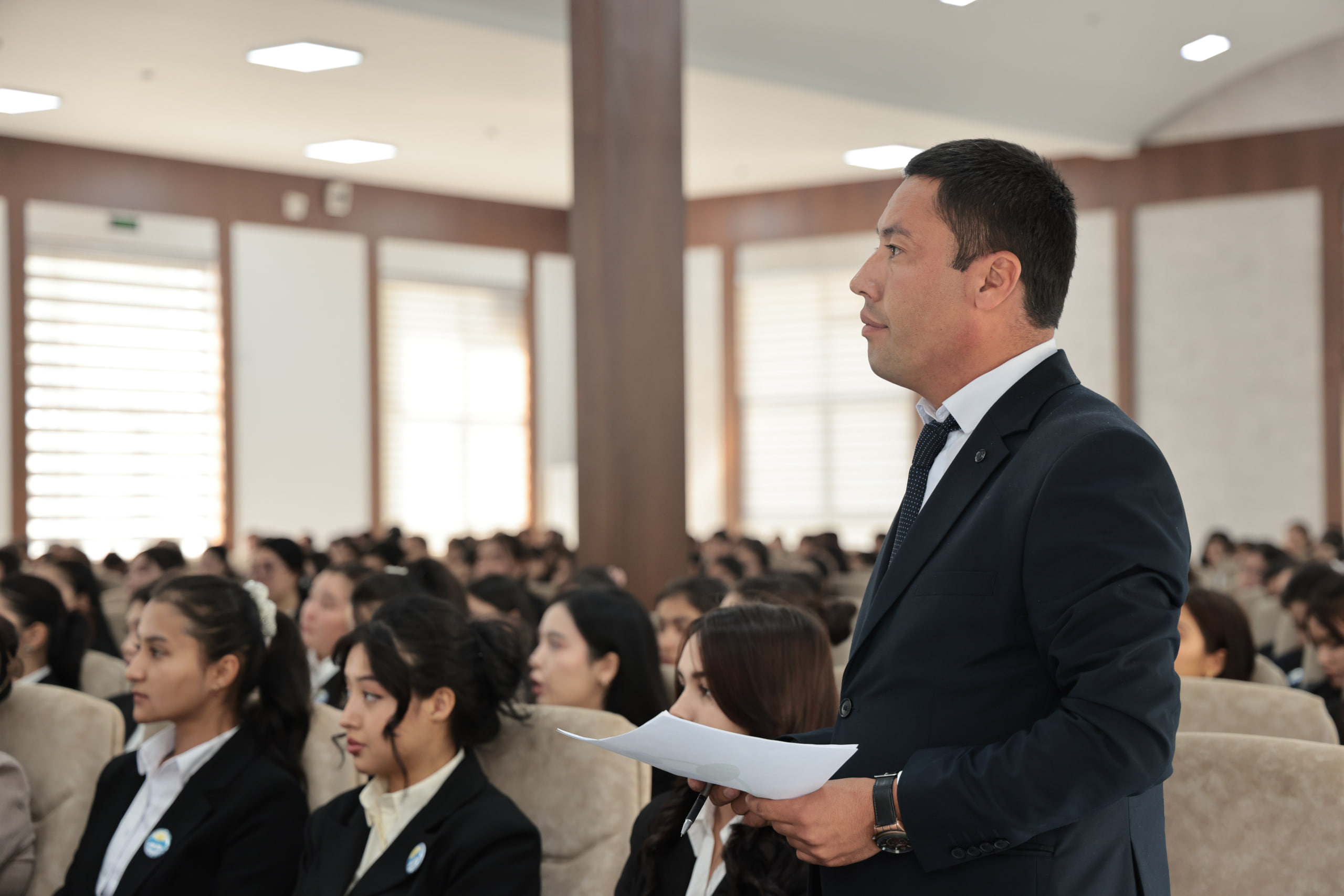 “Rektor va yoşlar uçraşuvi”: universitet rektori Abduğaffor Qirğizboyev Filologiya fakulteti talabalari bilan uçraşuv ötkazdi. 6