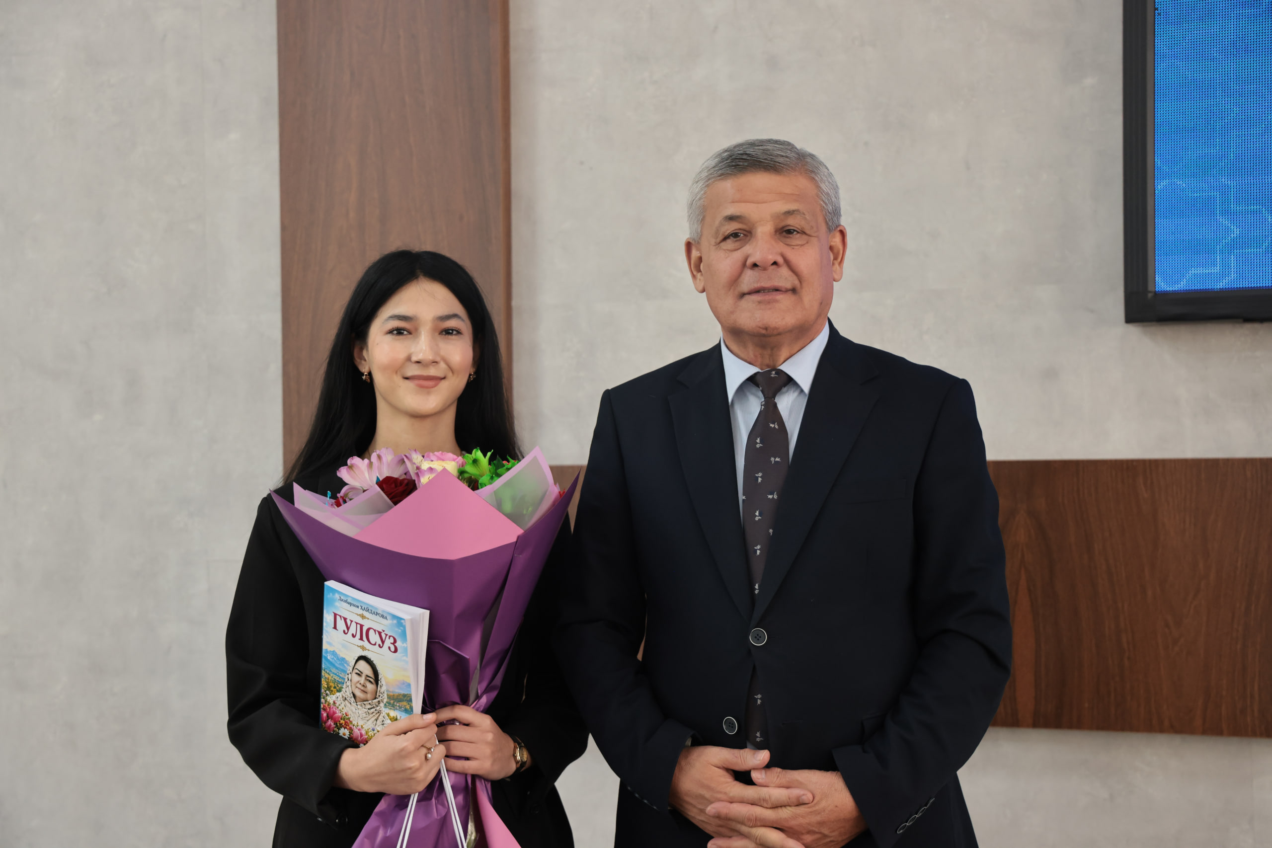 “Rektor va yoşlar uçraşuvi”: universitet rektori Abduğaffor Qirğizboyev Filologiya fakulteti talabalari bilan uçraşuv ötkazdi. 10